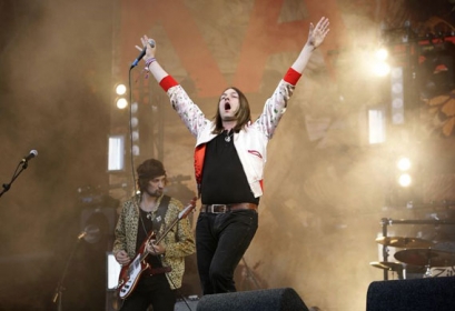 Saturday-at-Glastonbury-S-002.jpg